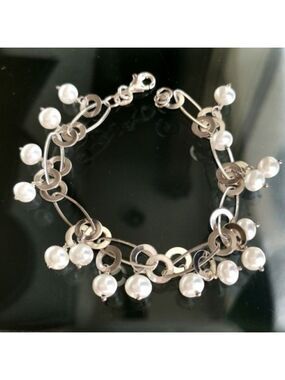 Sterling silver white freshwater pearl Chacha bracelet 🆕